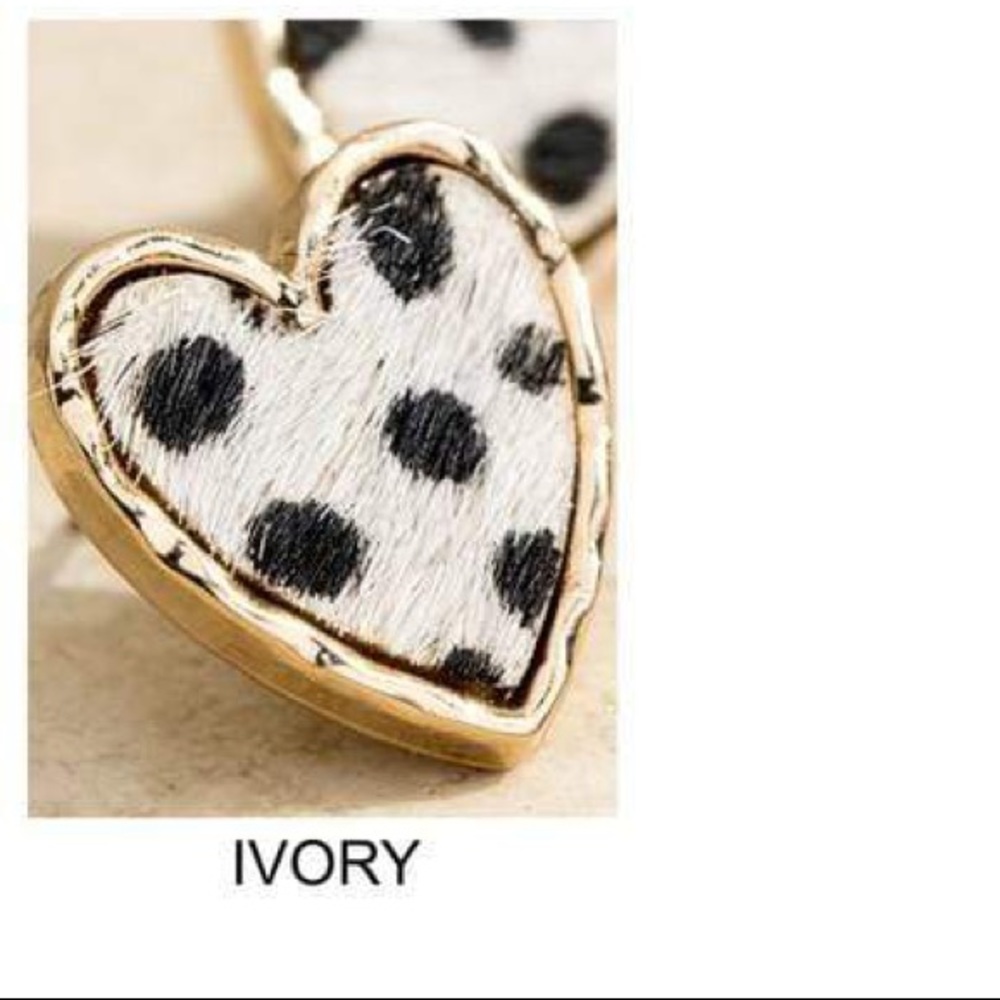 Double Heart Animal Print Studs-Ivory - Picture 4 of 4